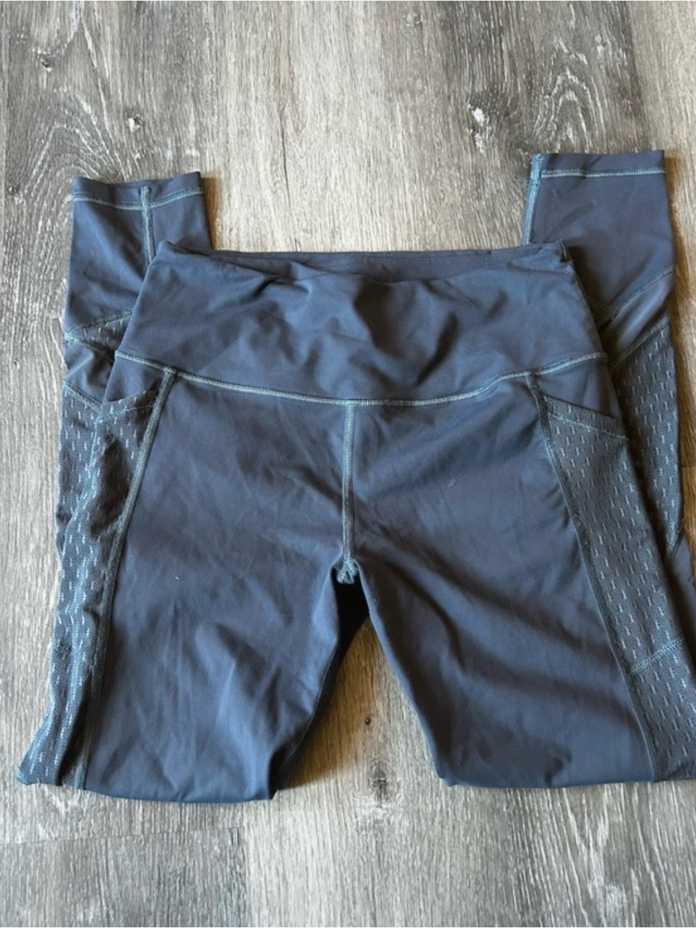 Athletic Leggings with Side Pockets